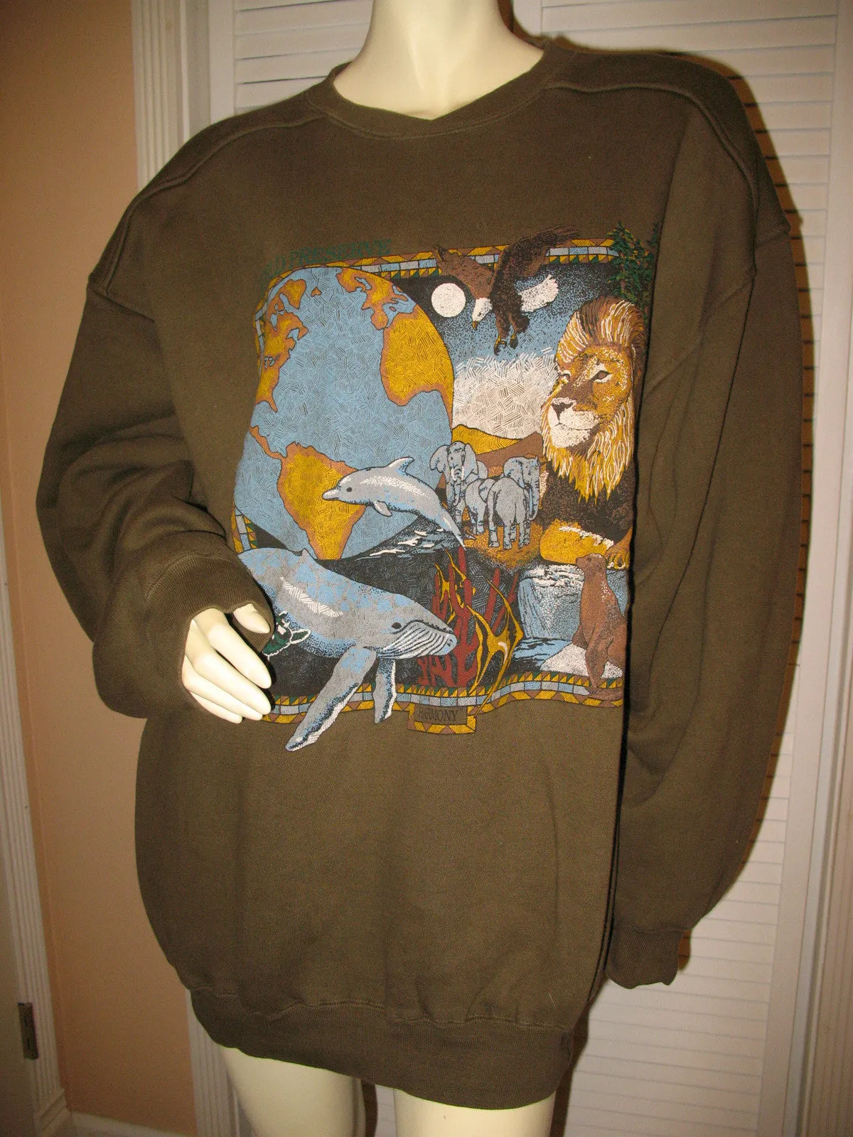 GALT CREW Mens Olive Green Crew Neck Knit Pullover Sweater Wild Animals Wildlife Dolphin Whale Lion Large