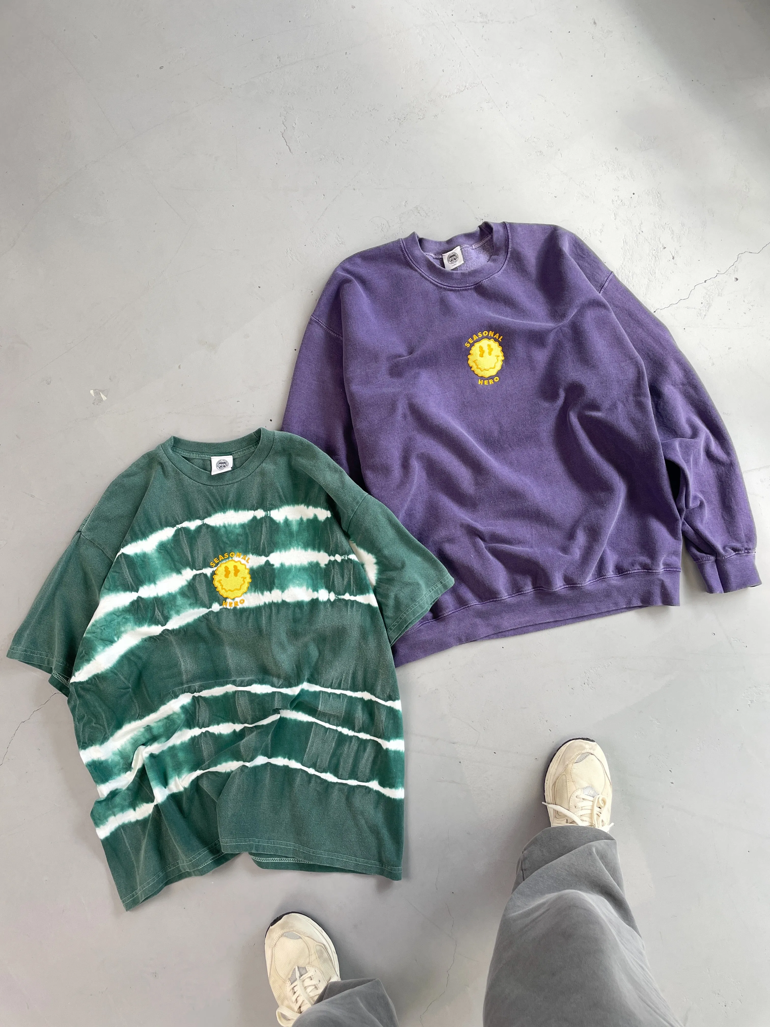 Seasonal Hero 'Trippy Smiler' Embroidered Vintage Washed Sweater - Violet